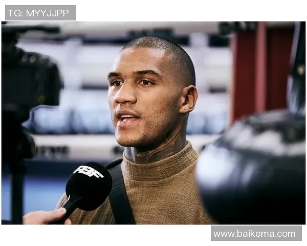 哈莱姆·尤班克神往一场国际拳王赛，可是其间不包括康纳·本